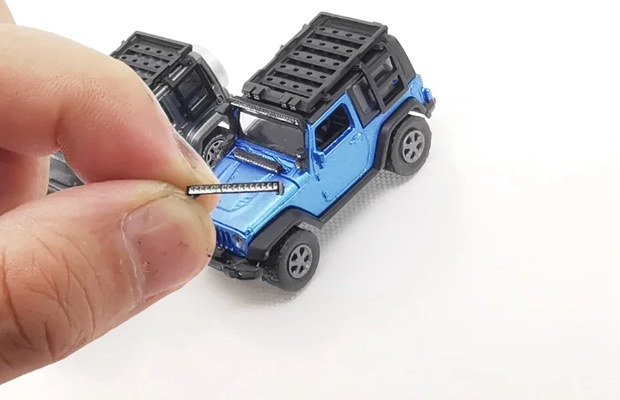 1/64 Off-road Vehicle Model For Simulation Wrangler Roof Strip Light, Cover Spotlight Does Not Light Up