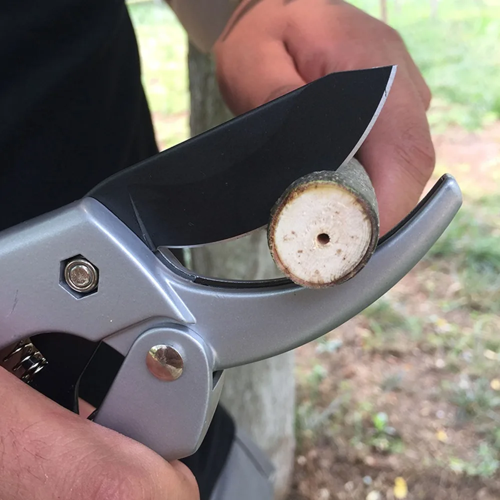 Durable Metal Pruning Shears Hand Operated Silver Plant Trimming Tool Ergonomic Handle Sharp Blade Garden Pruning Tool