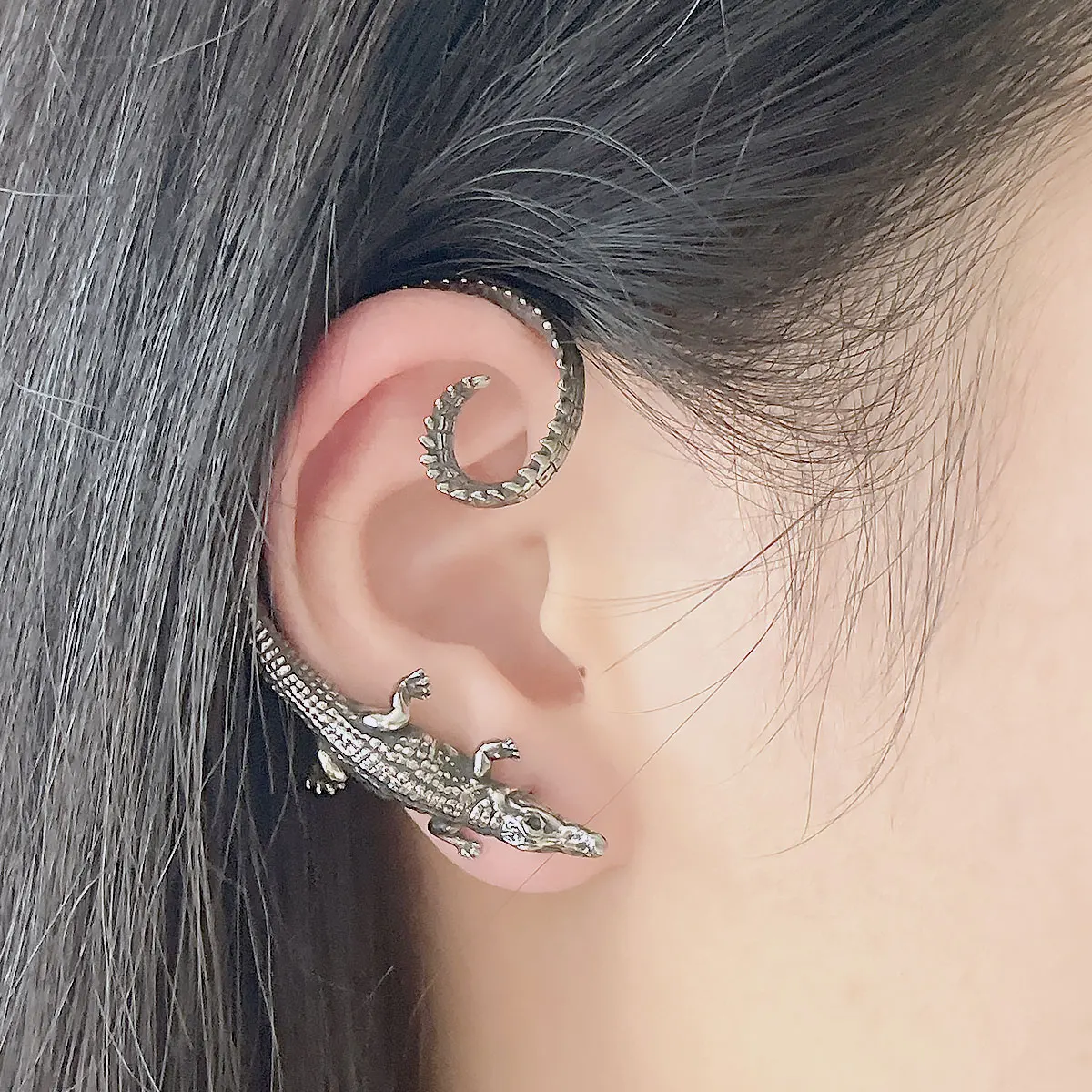 Stainless Steel Long Tail Alligator Stud Earrings Women Fashion New Design Animal Ears Clip Accessories Black Gun Plated Earring