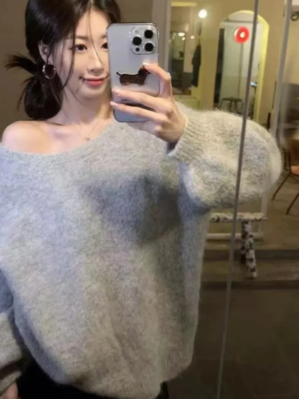 セクシーなバルロングスリーブニットセーター、レディースルーズレイジーオーバーヘッドデザイン、官能的な結び目、春と秋のトップス