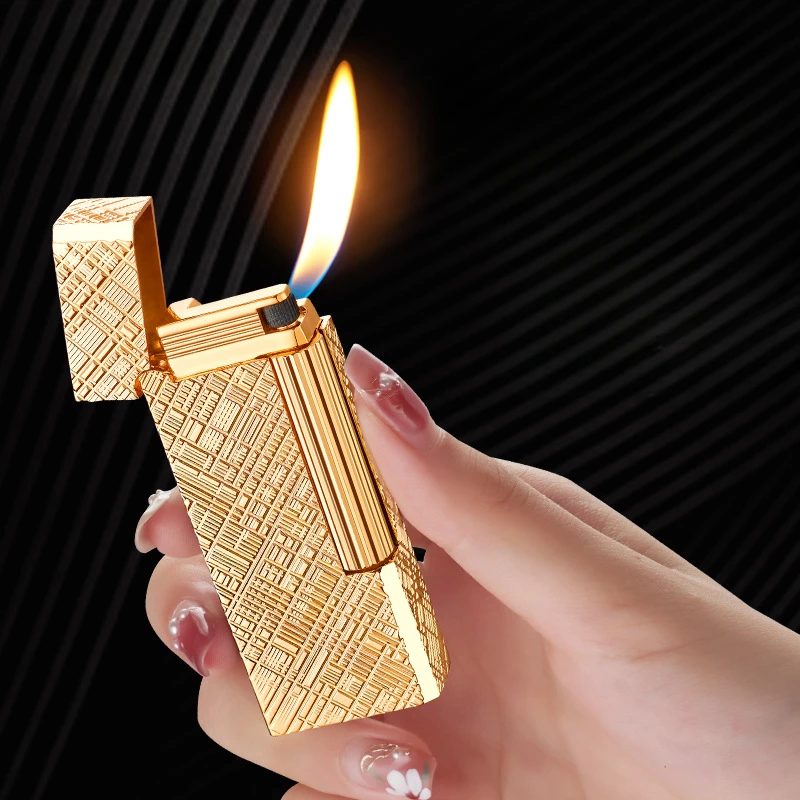 Classic Grinding Wheel Lighter with Exquisite Carving Technology, Retro Mini Open Flame Inflatable Lighter, Business Men\'s Gift