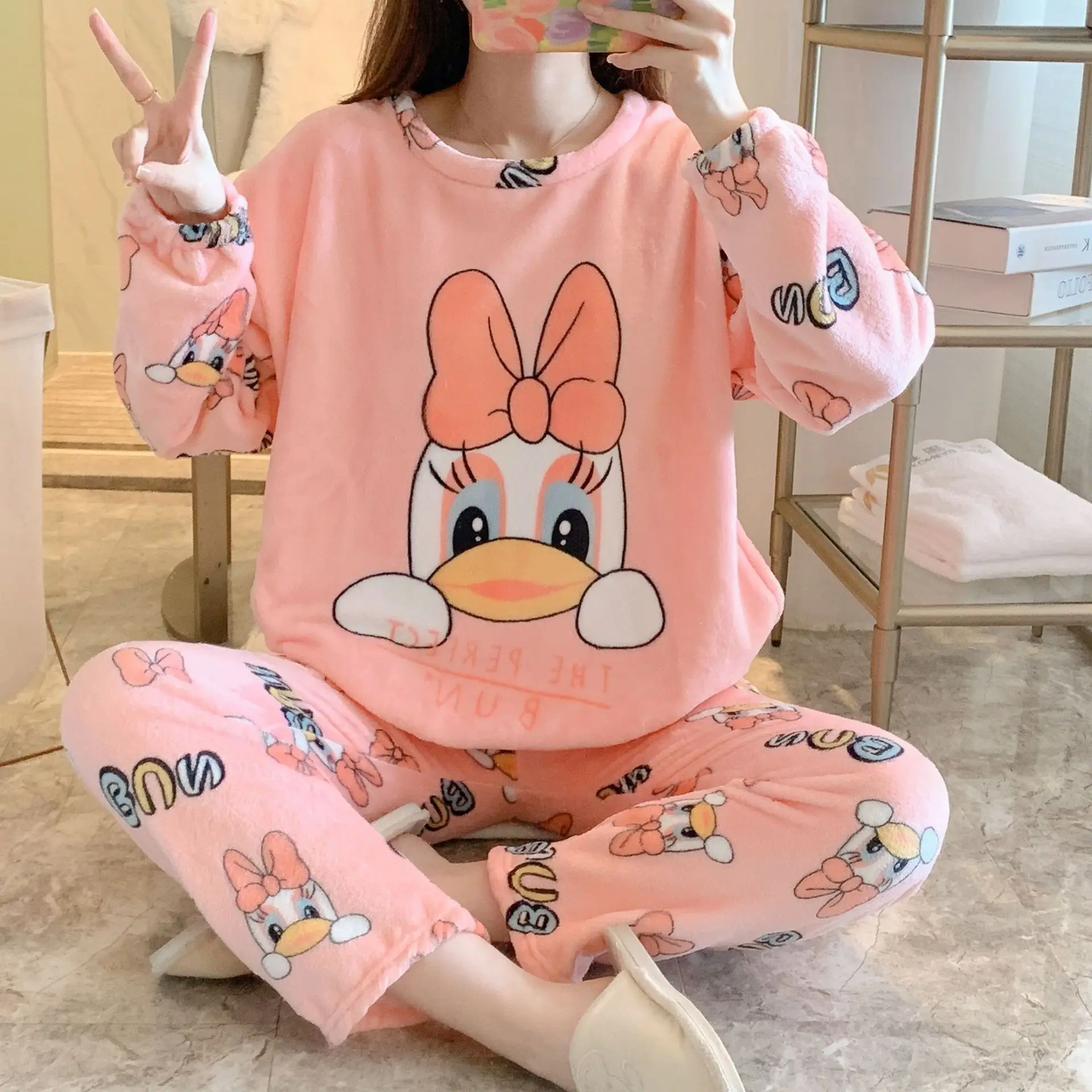 Pajamas Mickey Minnie Duck Winter Flannel Pajamas Women\'s Long-sleeved Thick Coral Fleece Cute Cartoon Home Clothes