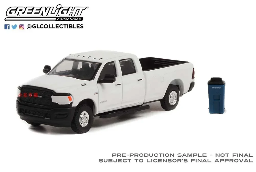 Modelo 1:64 2021 Ram 2500 Pickup Truck com modelo de carro de lata de lixo