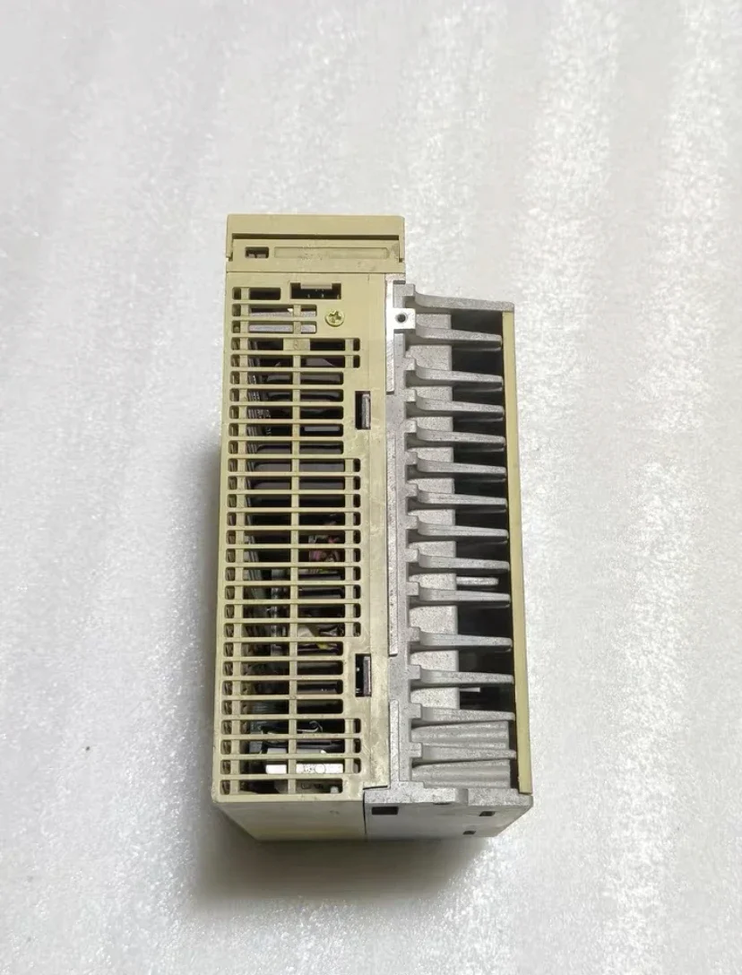 Unidade usada SGDM-08ADA-R testada ok, em estoque, testada ok, função normalmente