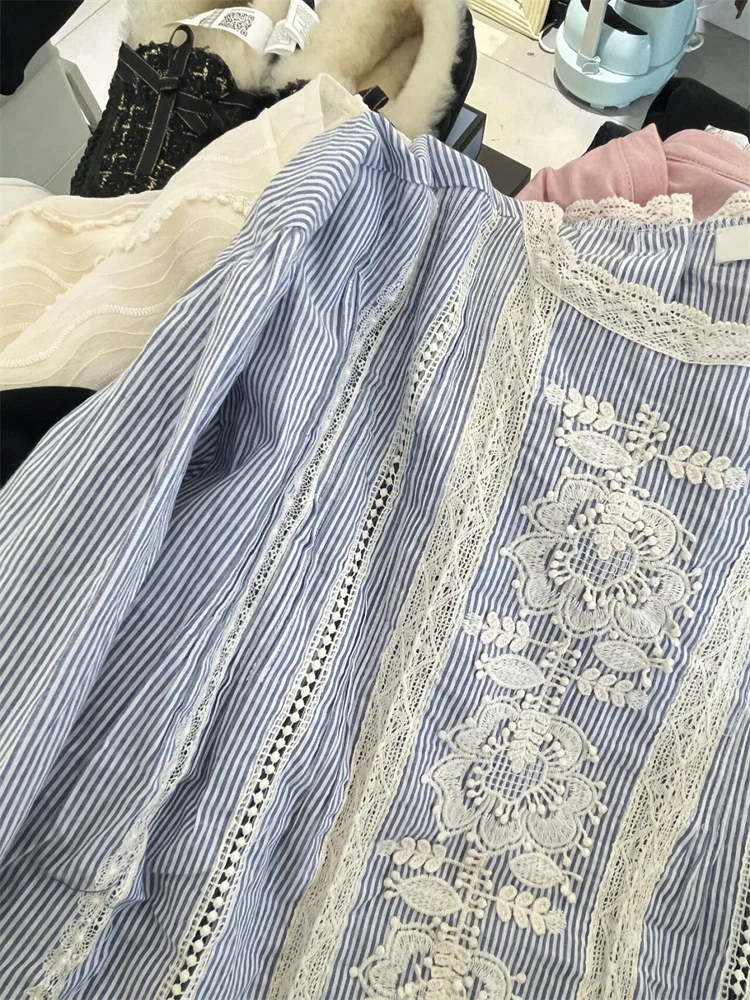 Retro koreańska bluzka patchworkowa w stylu lantern, stójka, koronkowe zdobienia, słodka, uniwersalna, na każdą porę roku, luźny krój.