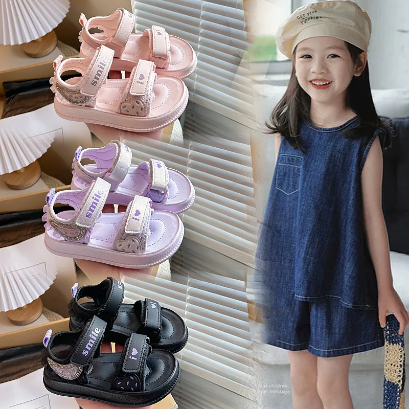

Детские пляжные туфли для девочек, милые сандалии с открытым носком, мягкая подошва, летняя новинка 2026, повседневная обувь для детей, удобные, нескользящие