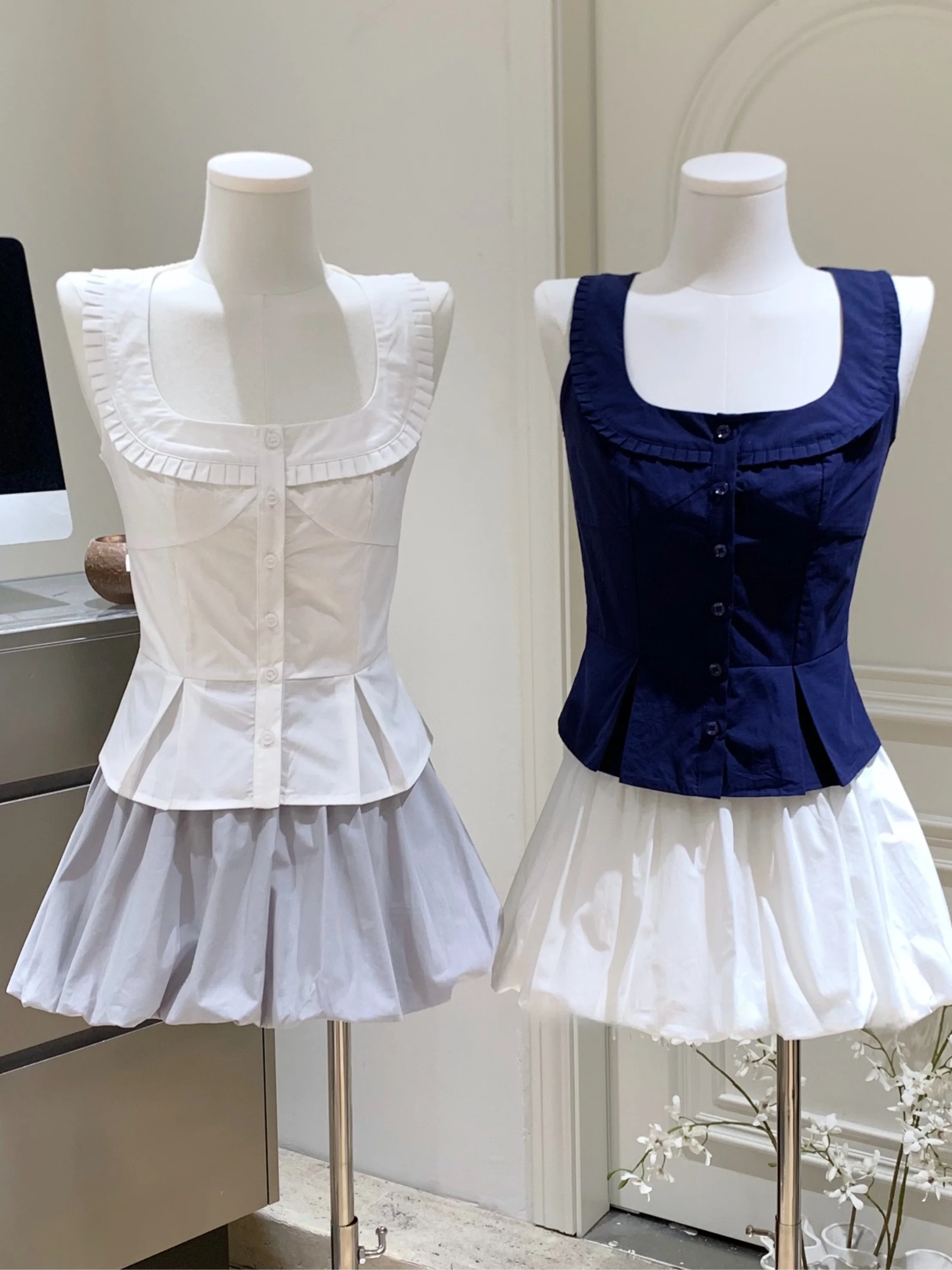 

PPD Waist-Cinching Svel Vest with Pleated Hemline Polyester Fiber 00% Women's Faion Vest Summer Collection