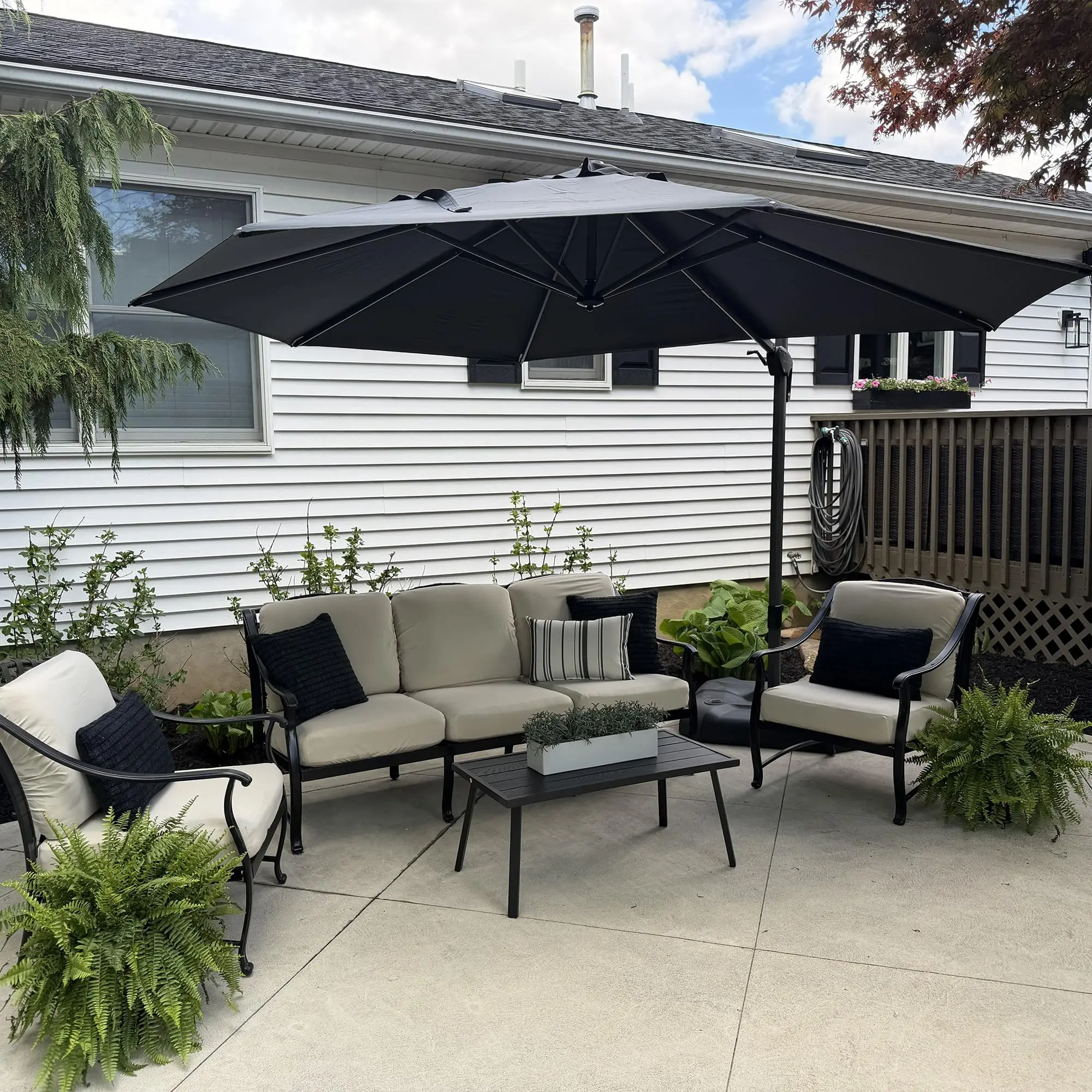 Patio Outdoor Umbrella 11 Feet Round for Pool y