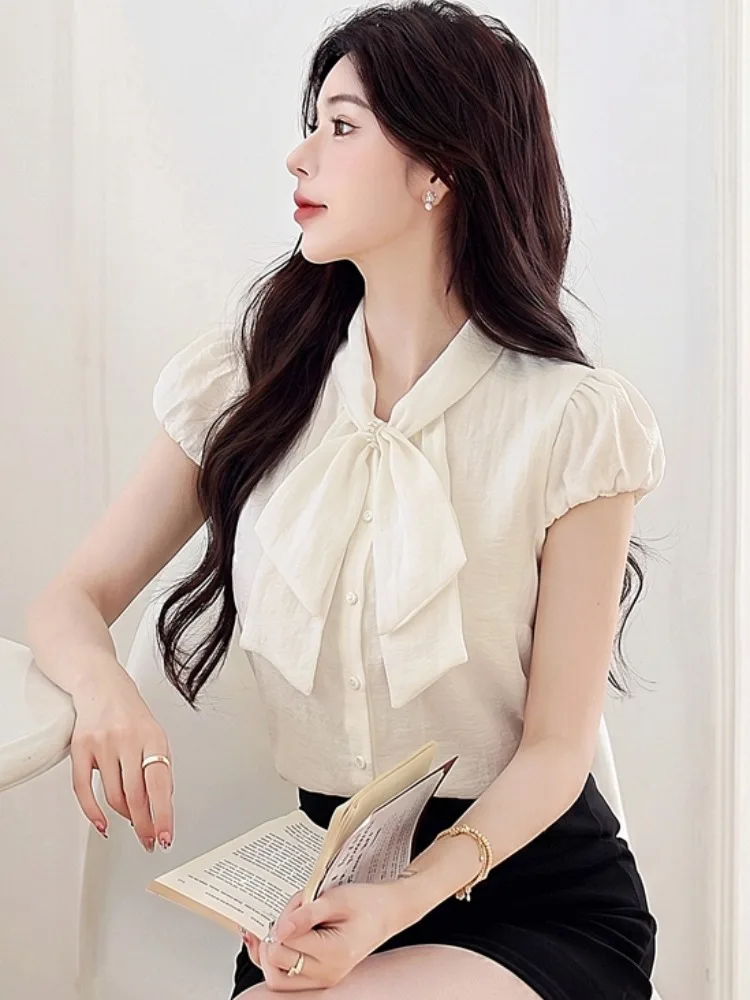

Elegant Pearl Knot Short Sleeve Bubble Sleeve Shirt Women's Unique Beautiful Design Summer Fashion Top Quality Mate...
