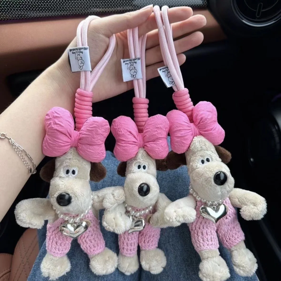 

1pc Doll Dog Pendant Wearing Suspenders, Cartoon Cute Keychain, Plush Decorative Pendant Suitable for Valentine's Day Gifts