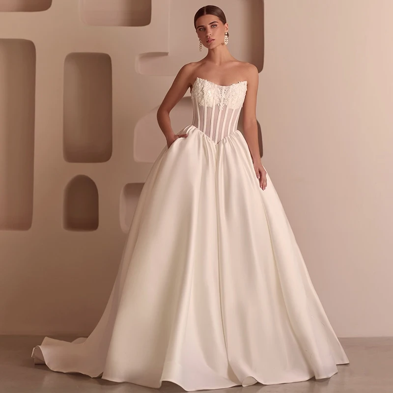 

Eightree Elegant A-Line Wedding Dresses White Strapless Appliques Satin Bridal Dress Women Wedding Ball Prom Gowns Customized