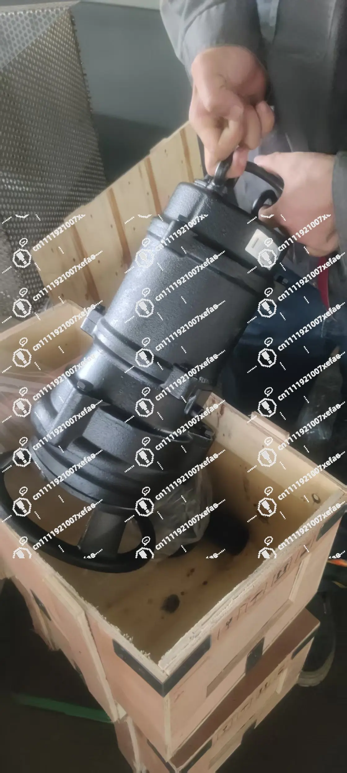 Submersible sewage pump for sewage treatment plant