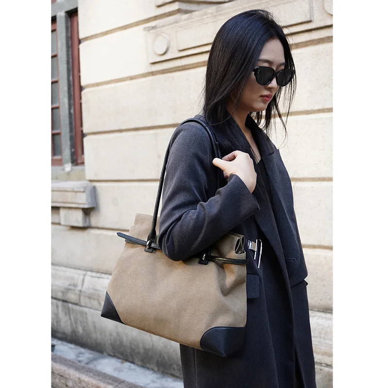 

Легкая вместительная сумка для подгузников с множеством карманов, водонепроницаемая, стильный дизайн, с креплением на коляску, для использования на улице