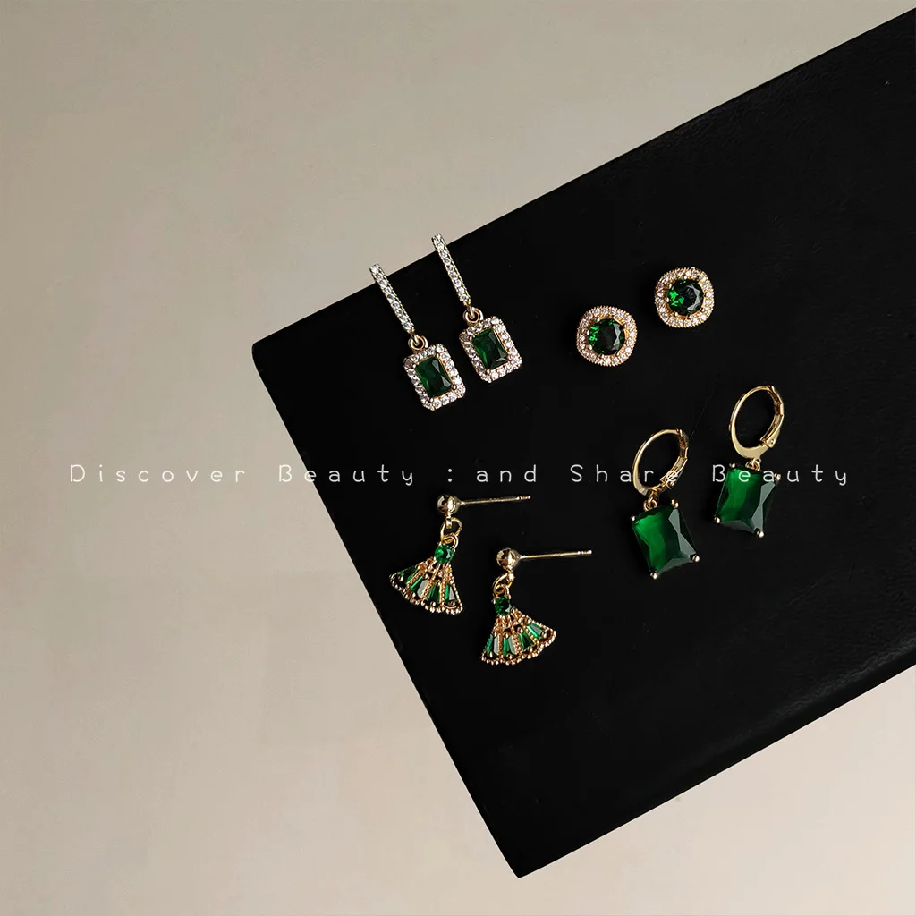 DIY accessories Light luxury emerald zircon stud earrings women's French retro personalized earrings niche high-end fashion vers