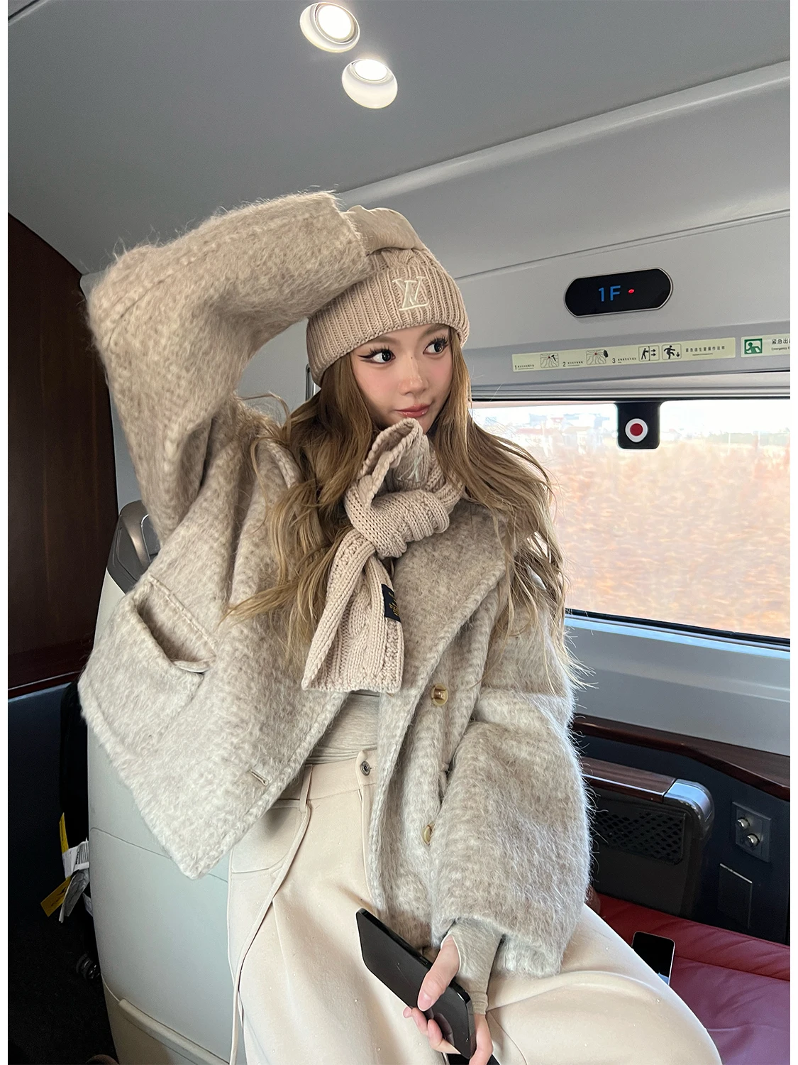 

Женский модный теплый пиджак Xinlei Lin White Night Ballad из 60% шерсти с большим воротником, свободного кроя, повседневный