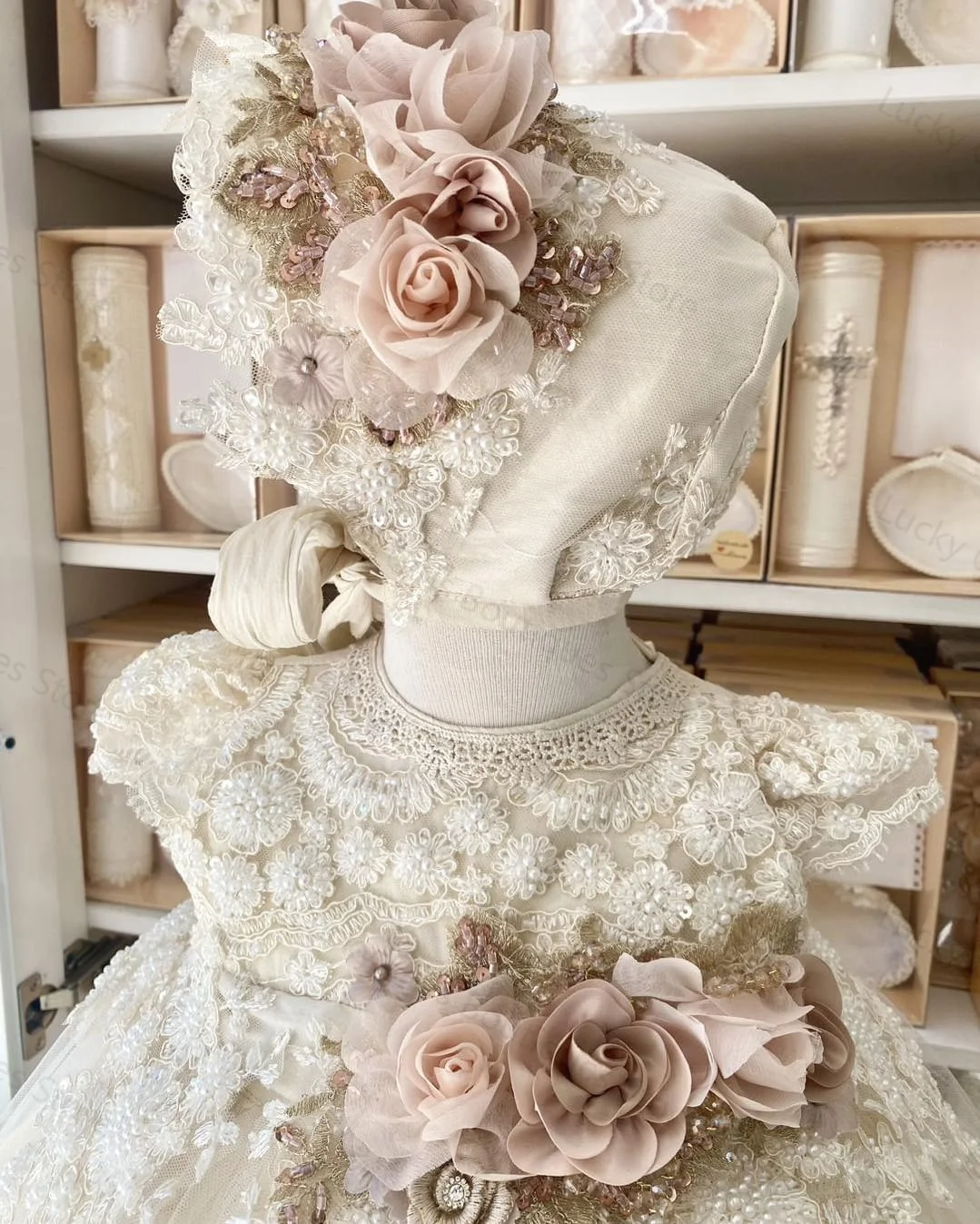 Luxurious Ivory Baby Christening Gowns Lace Appliques Girls Baptism Vintage Long Newborn Kids Birthday First Communion Dresses