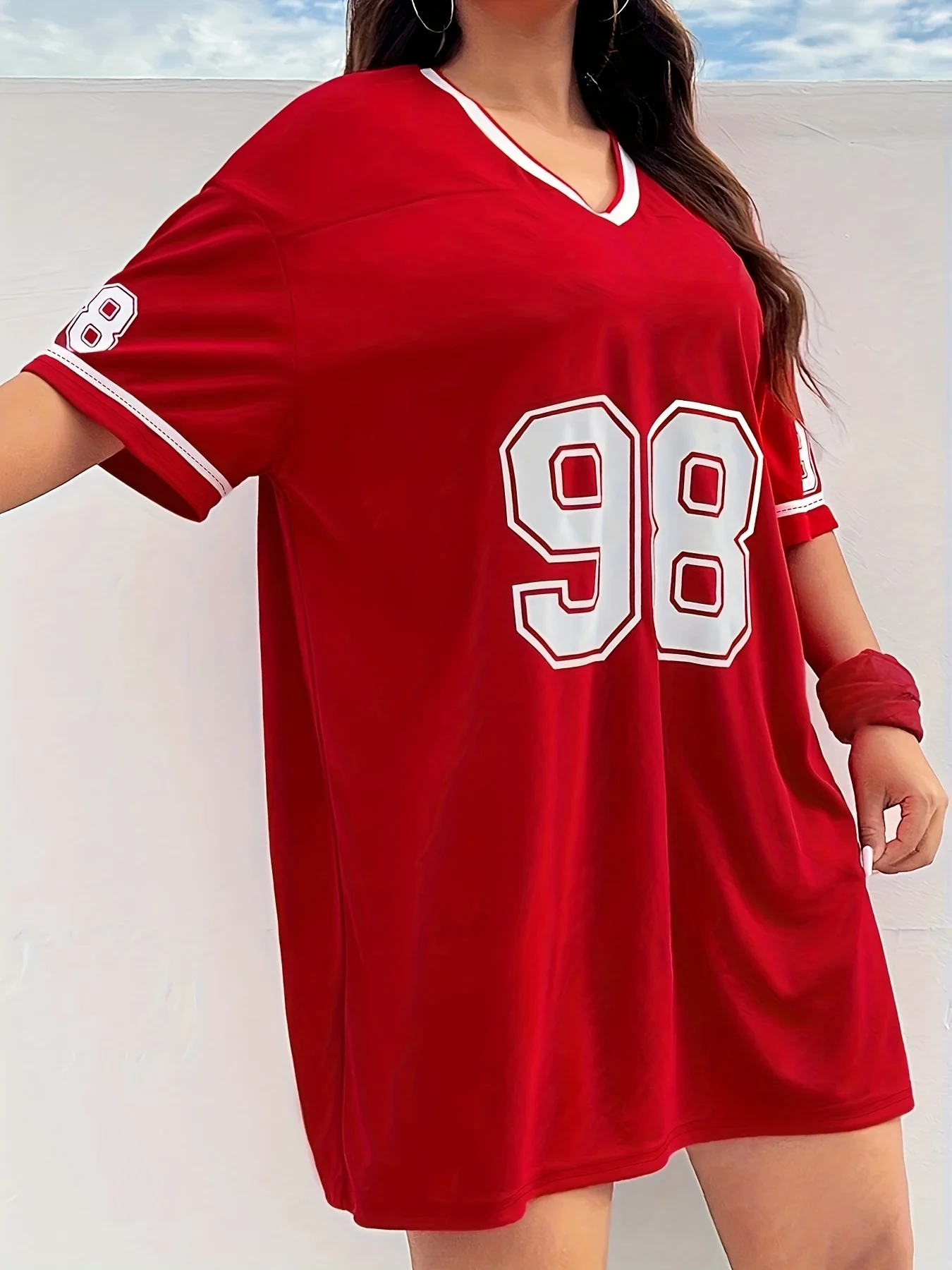 

Женская повседневная футболка больших размеров с v-образным вырезом и рукавами яркого красного цвета с жирным графическим принтом '98', летняя дышащая футболка свободного покроя