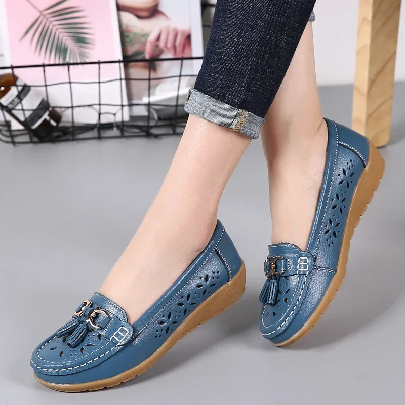 

Spring /Autumn Flats Leather Moccasins Woman Casual Slip-on Loafers Female Boat Shoes Big Size 44 Sneakers Women Chaussure Femme
