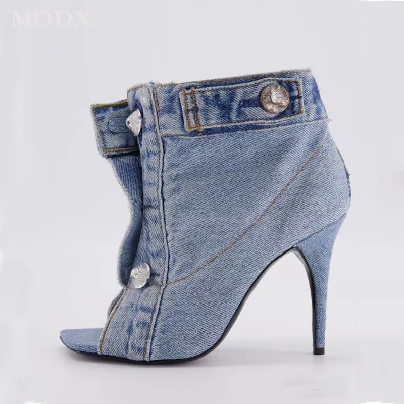 

Denim Cool Boots 2023 Summer Square Head Open Toe Button Design Ankle Botas Mujer Fashion Cowboy Street Stiletto Rome Sandals