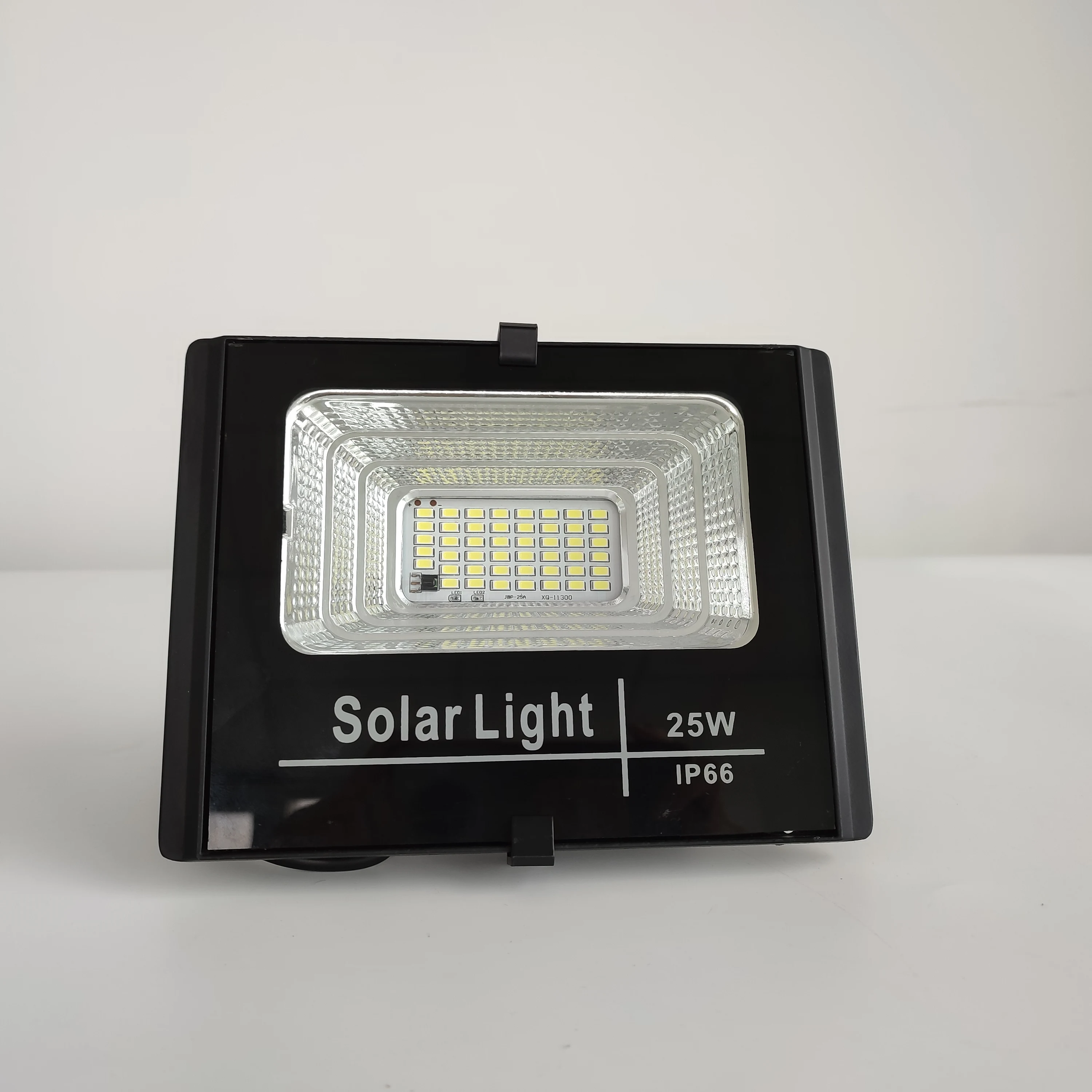 Outdoor 25W High Lumen LED Solar Flood Light IP65 Waterproof Super Bright Dusk to Dawn Sensor for Garden Yard