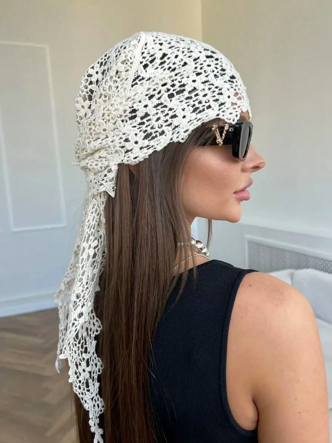 Détail du motif dentelle du foulard
