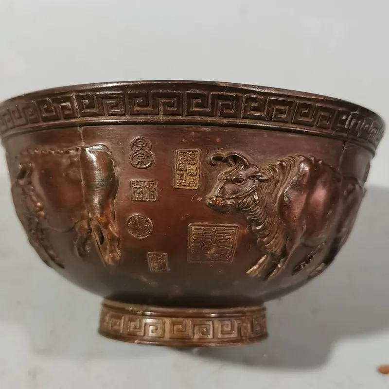 Qianlong Era of the Qing Dynasty Bronze with Five Ox Motif, Treasure Basin, Wealth-Attracting Bowl, Furniture Decoration, A
