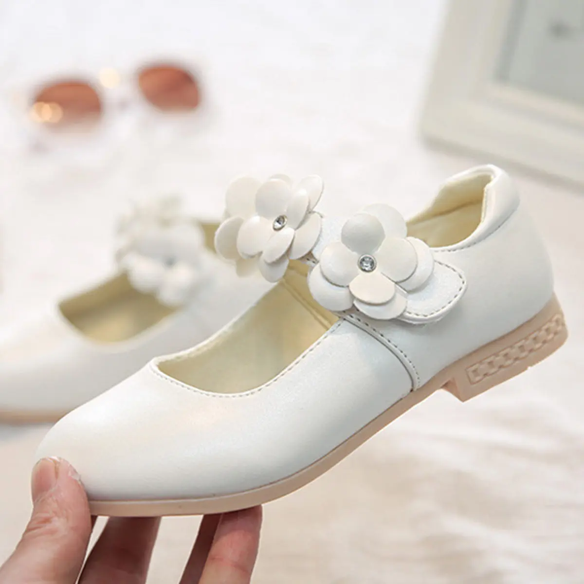 

1Pair Kids Shoes Princess Style Breathable Soft Sole Children Shoes White Size 35 Eu34 .5 Suitable for Running