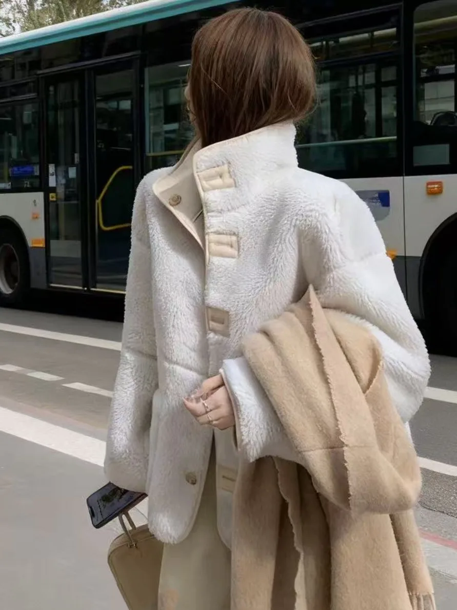 الكورية Sle الدافئة الأبيض الاغراء على الوجهين ارتداء فضفاض الفراء الجلود Inteated ort معطف المرأة Faion الشتاء ملابس خارجية #2