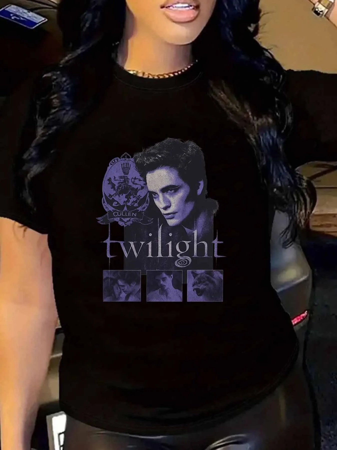 【014665】تيشيرت نسائي بمقاس كبير ورقبة دائرية وأكمام قصيرة مع نصف كم مرن ومطبوعات عصرية #1