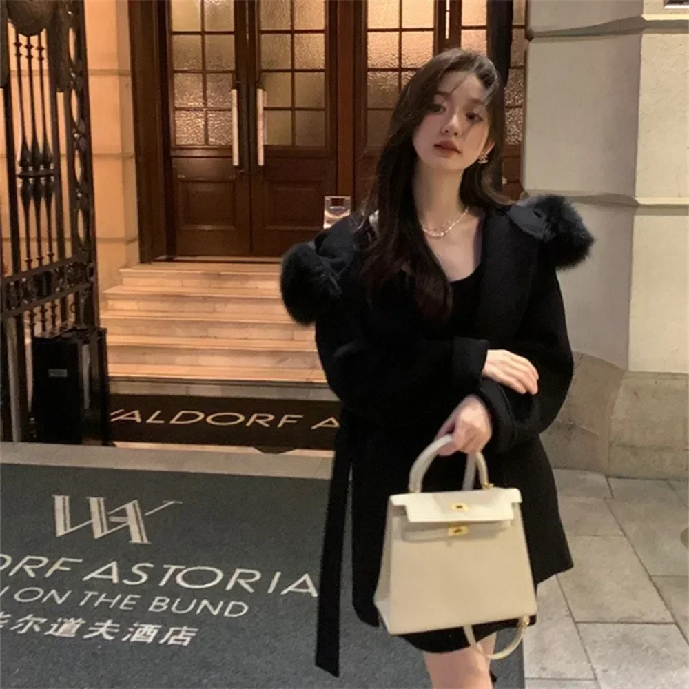 Weißer Pelzmantel mit Kapuze für Damen und Gürtel, Herbst-Winter-Wollmäntel, doppelseitige Wolljacke, modische, lockere Kaschmirjacken