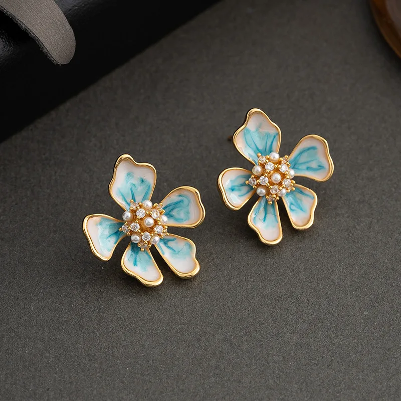 أقراط على شكل زهرة من اللؤلؤ الطبيعي للنساء أقراط بتصميم عتيق ومتخصص إكسسوارات أذن على الطراز الصيني الجديد