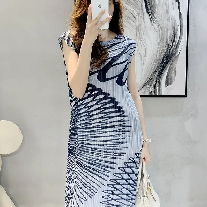 

Slim printed sleeveless vest skirt Sleeveless age reducing mid length skirt o neck dress 2023 summer new pleated dress female