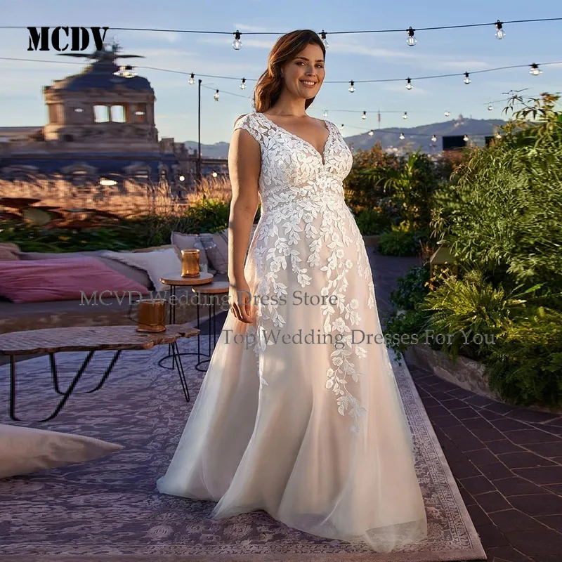 

MCDV 2025 Exquisite A Line V Neck Wedding Dresses for Plus Size Women Backless Bridal Gown with Lace Applique Customized Boda