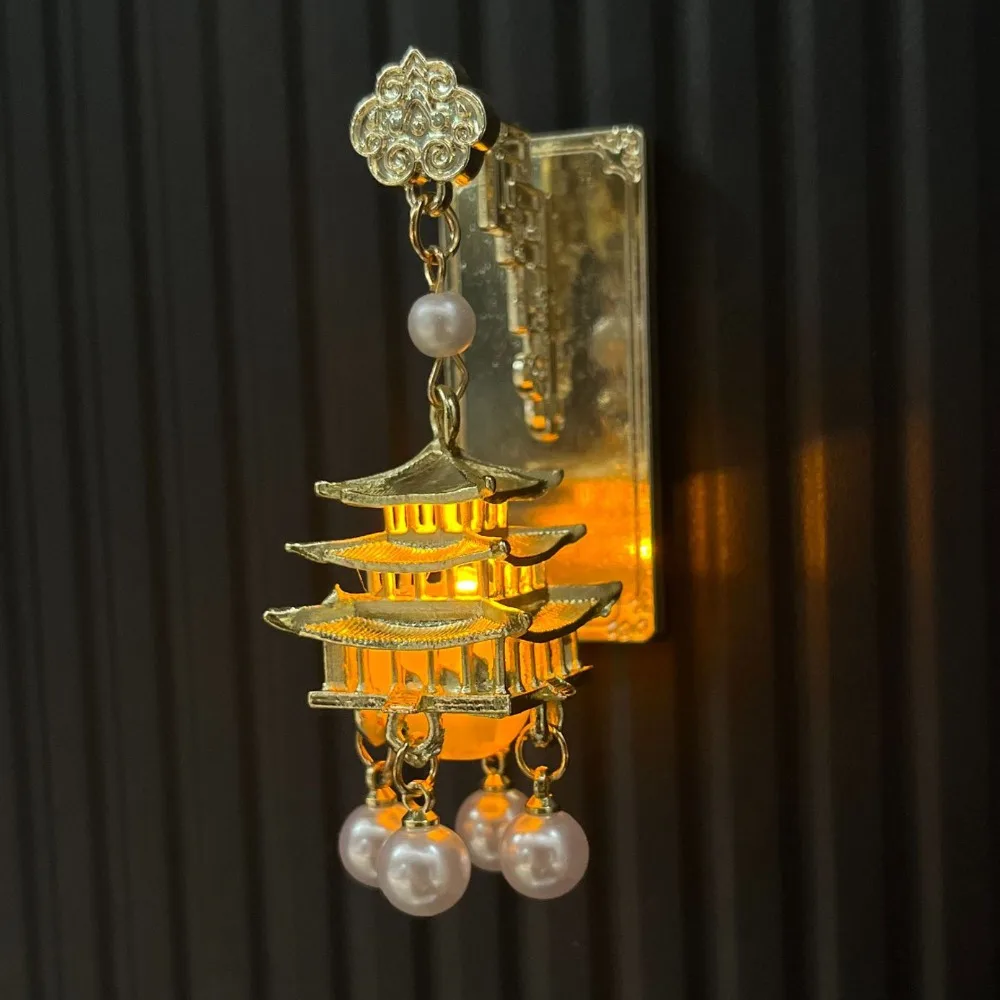 3D Glowing Lantern Fridge Magnet Retro Openwork Design Hanging Lantern Refrigerator Magnet with Faux Pearls LED Light
