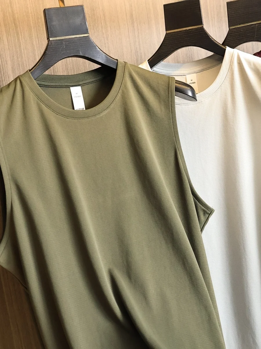 Quick Dry Ultra Thin Men's round Neck Sports Vest Breathable Skin Friendly Summer Fashion Urban Style Polyester Fiber Sweat Vest