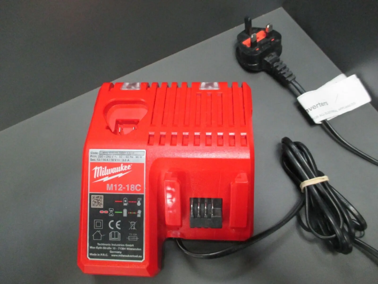 Imagem -04 - Twin Port Battery Charger Genuine 12v-18v 149547 Milwaukee-m1218c