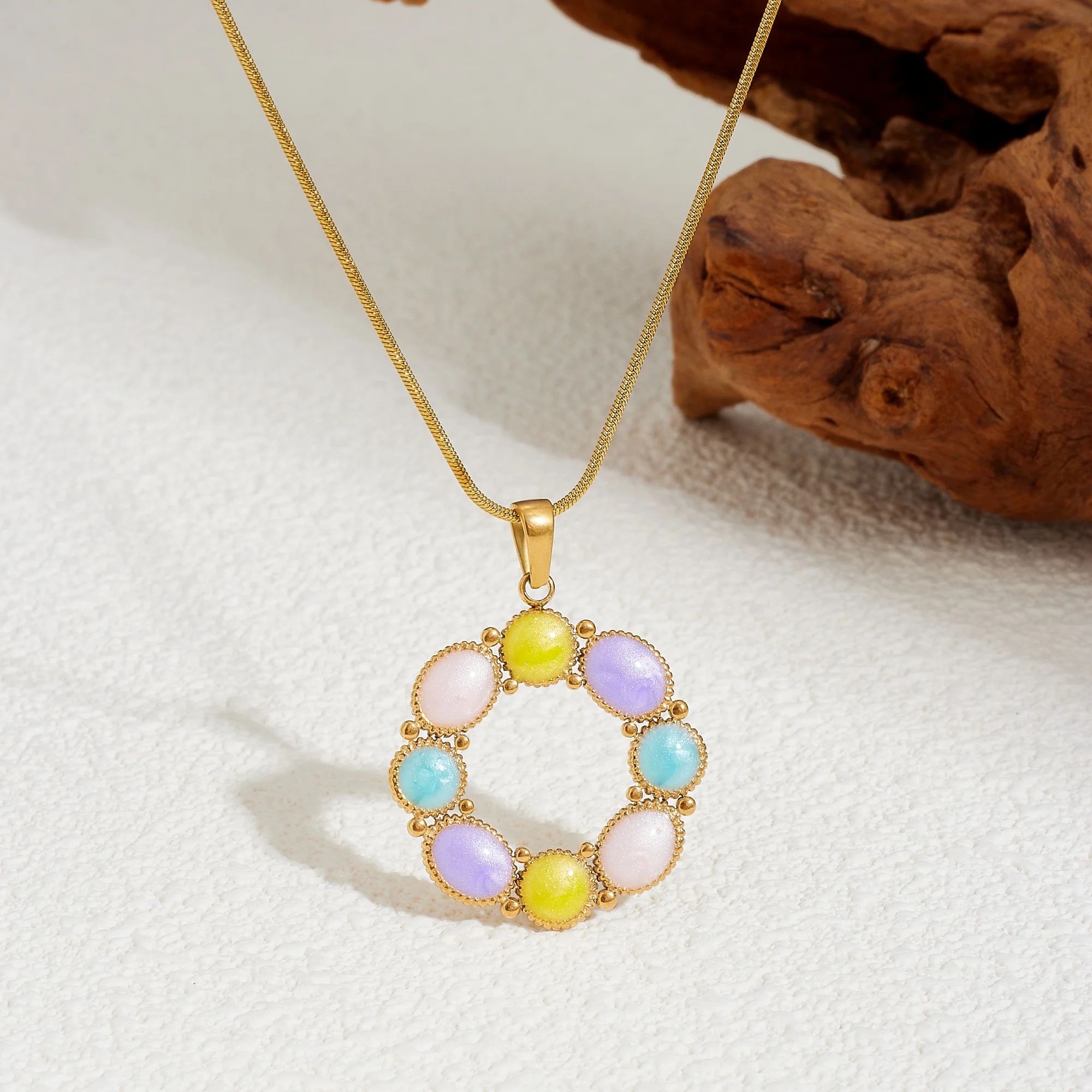 Edelstahl-Halskette mit farbigem Emaille-Anhänger in geometrischer, kreisförmiger Form für Damen, modischer, wasserdichter Schmuck