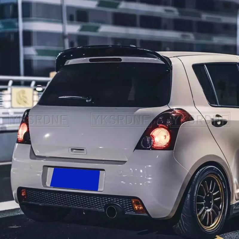 KooKys ルーフスポイラー Swift Sports ZC33S のパーツレビュー