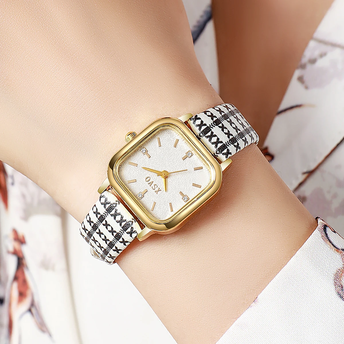 ساعة نسائية بسيطة وحصرية، ساعة يد مستطيلة للطلاب على الطراز الكوري مع سحر عتيق، ساعة كوارتز للسيدات
