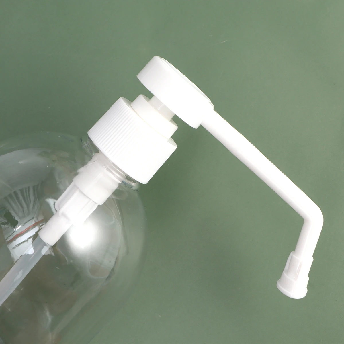 

4Pcs Press Type Hand Bottles Transparent Refillable Plastic Container Lightweight Travel Lotion Soap Bottles