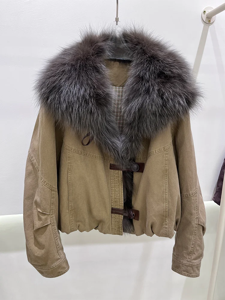 معاطف شتوية للسيدات على الموضة لعام 2025 بياقة من فرو الثعلب الطبيعي سترة أوزة للأسفل معاطف نسائية سترات منتفخة