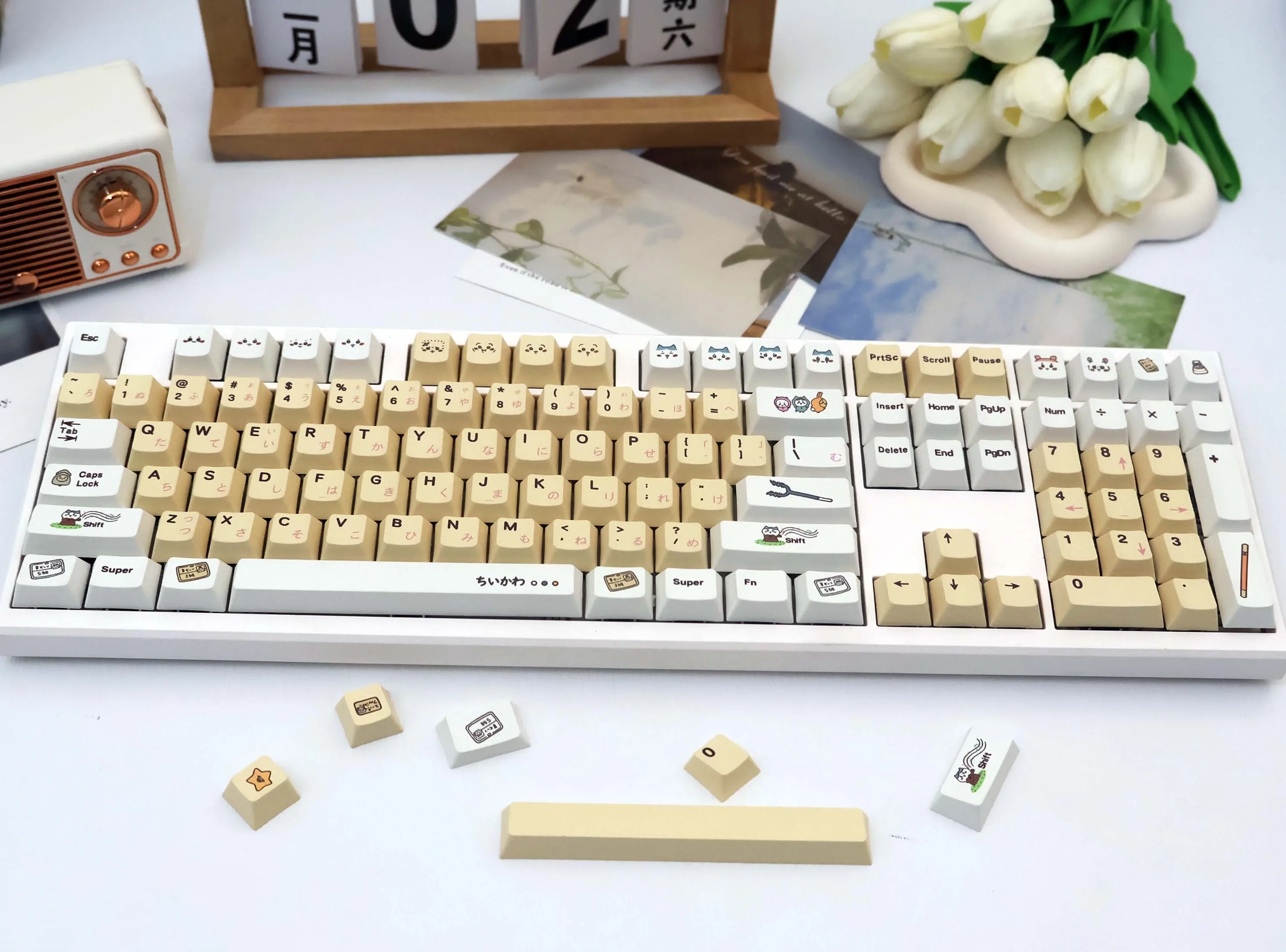 140+ Keys Retro Cream Cat PBT Dye Sub Cherry Profile Keycaps with 7U Split Space for 61/68/87/104 MX Switch