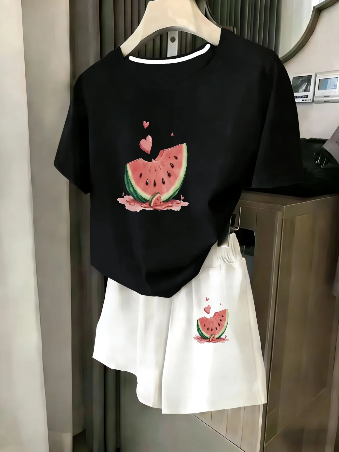 

Ladies 2-Piece Set Summer Beach Vacation Casual round Neck Short Sleeve Random Print T-Shirt Elastic Waist Shorts Suit Comfortab