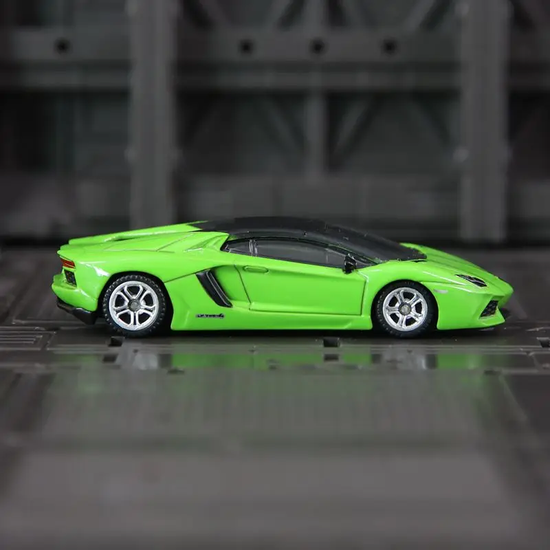 1: 64 simulação Lamborghini Aventador LP700-4, modelo estático, carro de presente colecionável de metal
