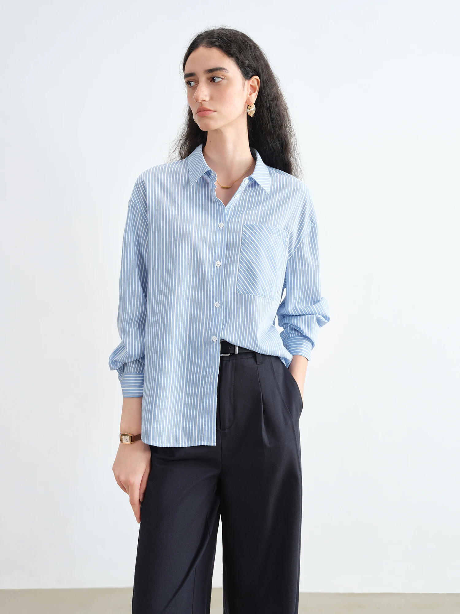 ZIQIAO الأزرق الأكاديمي شريط المرأة طويلة الأكمام الرجعية فحص قميص 2025 الخريف جديد وصول النساء القمصان دون شال 25ZQ92311