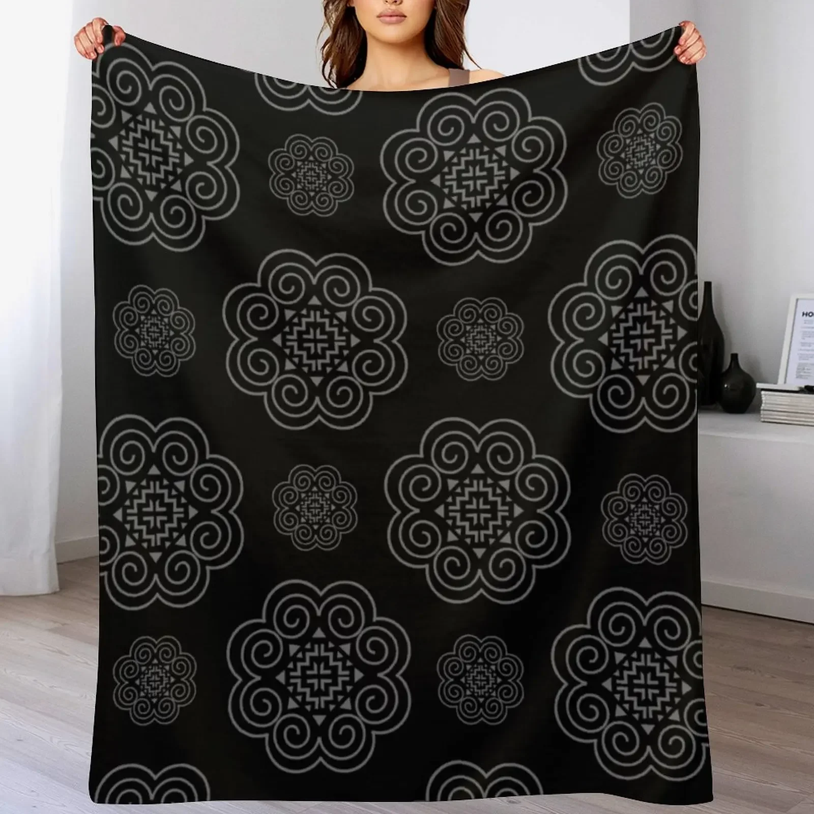 

Hmong Symbol Pattern Design Throw Blanket Hairy Vintage Bed cosplay anime Blankets