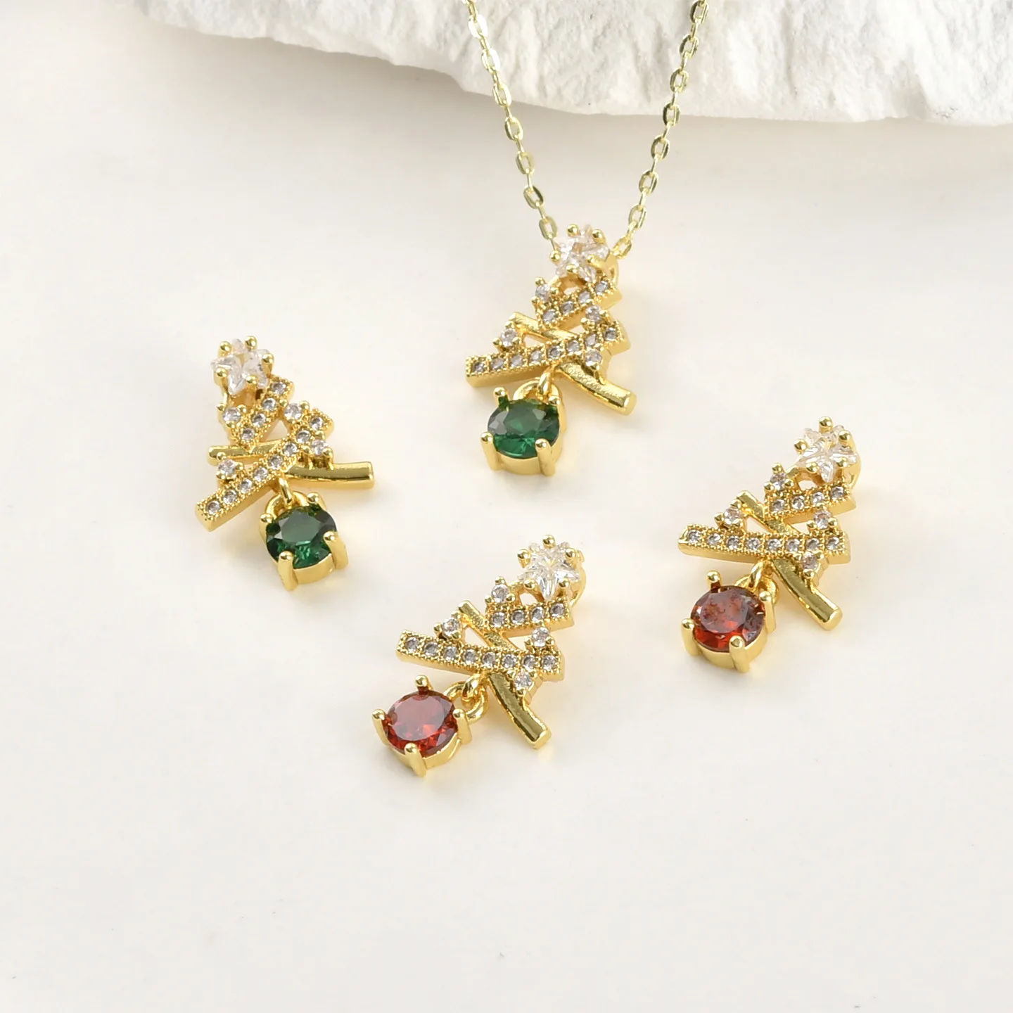 

Copper Plated 18k Gold Full Diamond Christmas Tree Zircon Pendant DIY Handmade Necklace Pendant Accessories Material