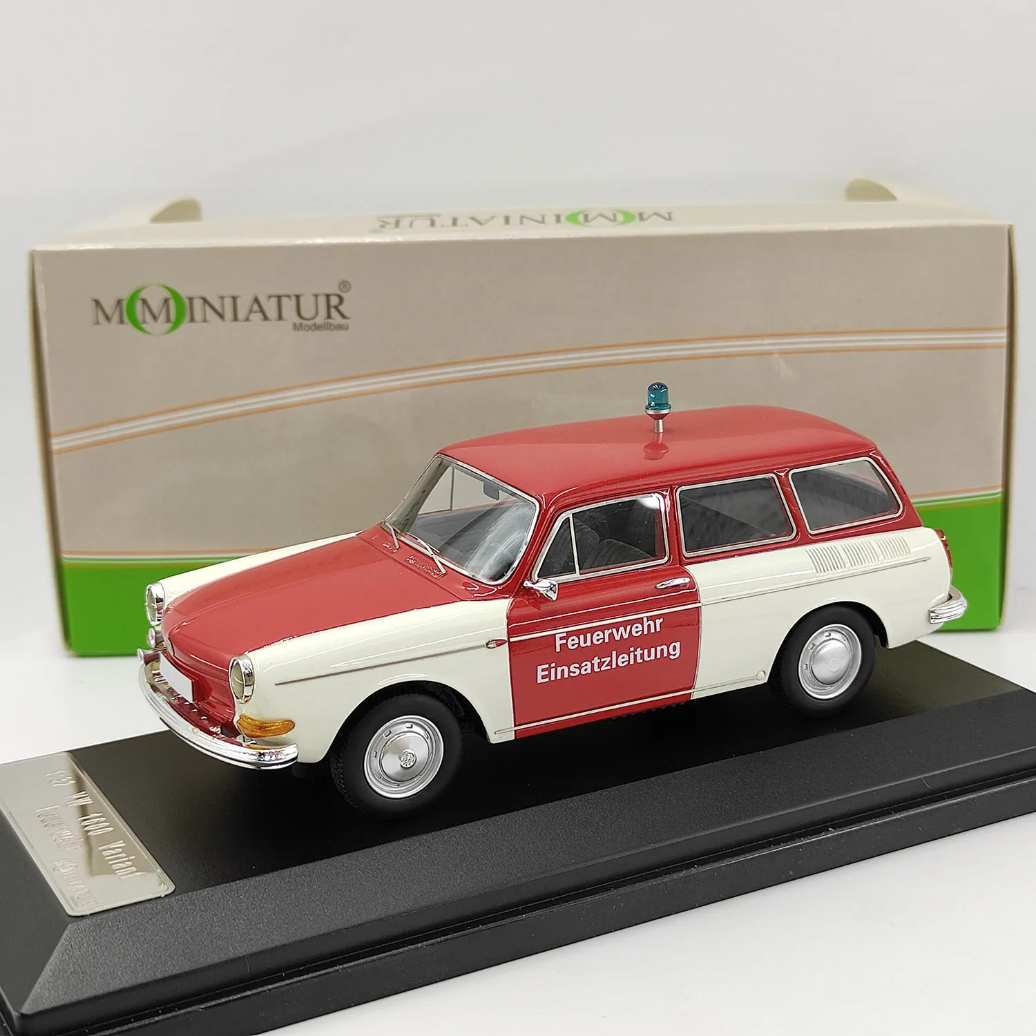 

MOMINIATUR 1/32 Scale VW 1600 Variant Feuerwehr Resin Car Model Collectible Toy Gift Souvenir Display Ornament