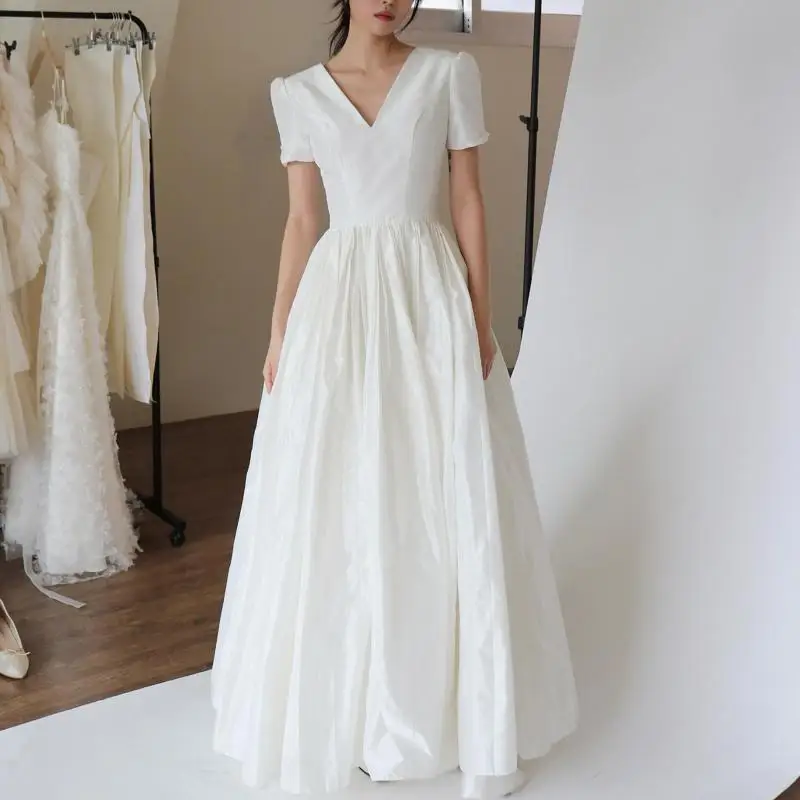 abiti-da-sposa-con-scollo-a-v-il-nuovissimo-abito-da-sposa-lungo-fino-al-pavimento-a-trapezio-con-maniche-corte-semplici-abiti-da-festa-di-compleanno-personalizzati