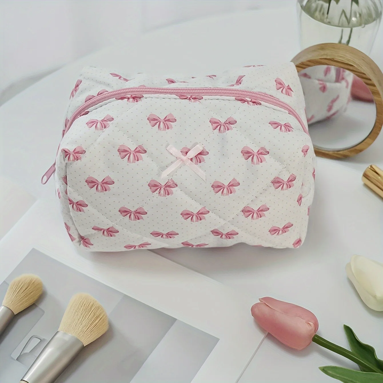 Quilted Makeup Bag Floral Large Cute Cosmetic Bag  Coquette Travel Makeup Pouch Aesthetic Portable Zipper Toiletry Storage Bag